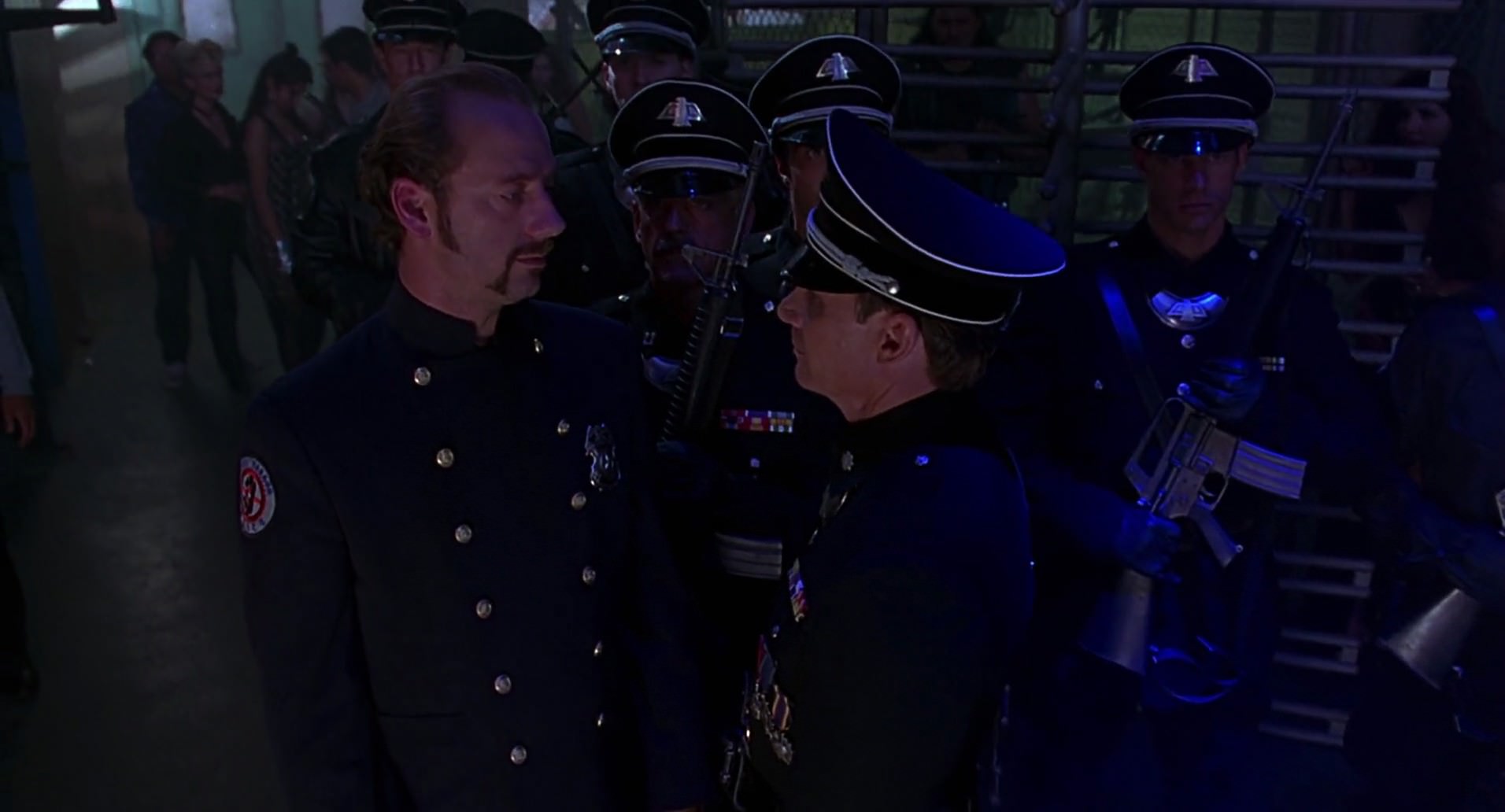 Barb Wire (1996) screencap 4323