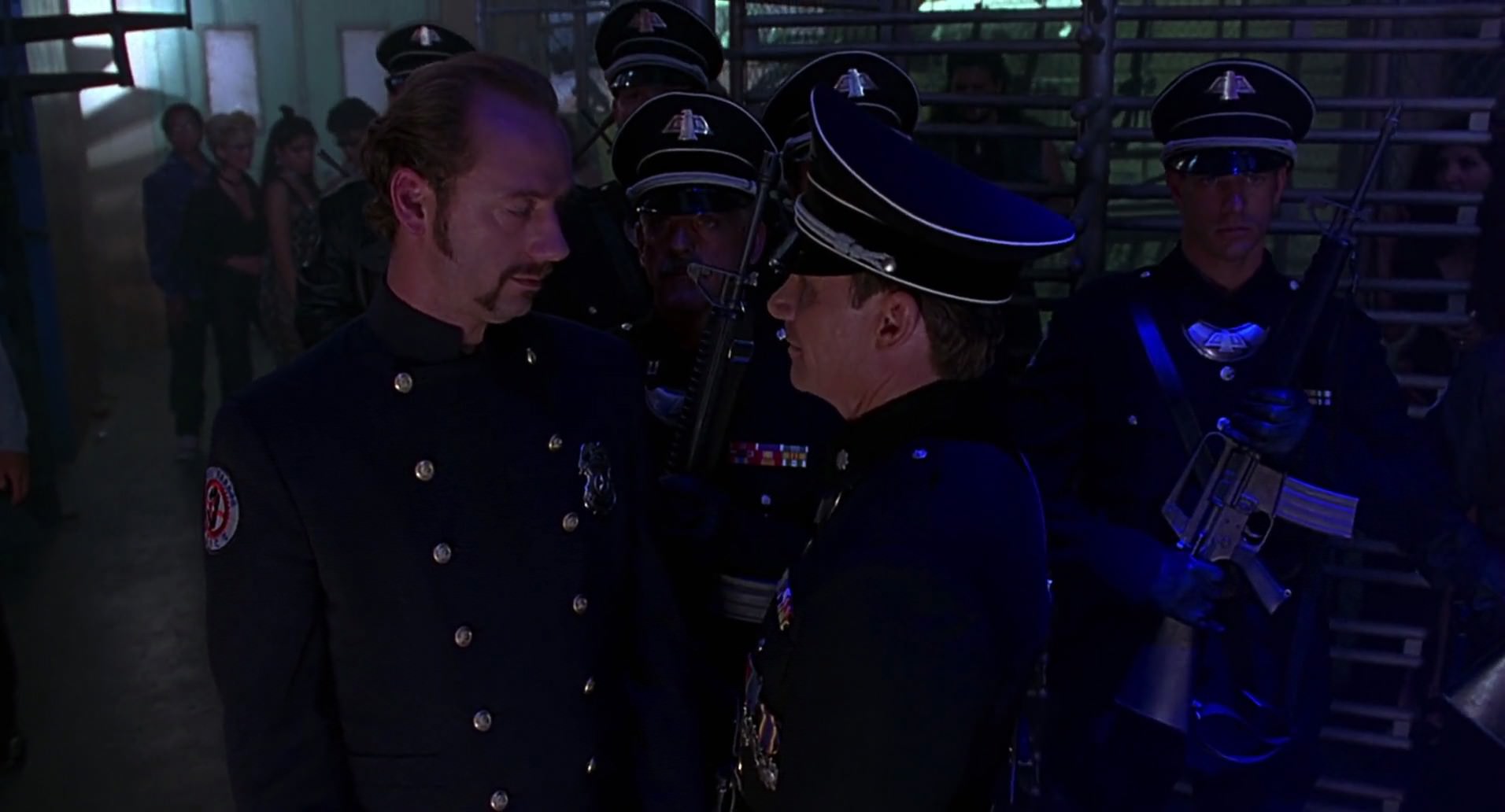Barb Wire (1996) screencap 4329