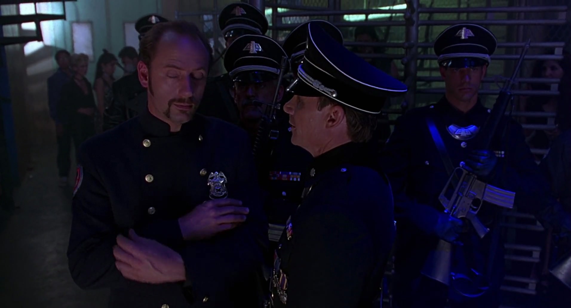 Barb Wire (1996) screencap 4332