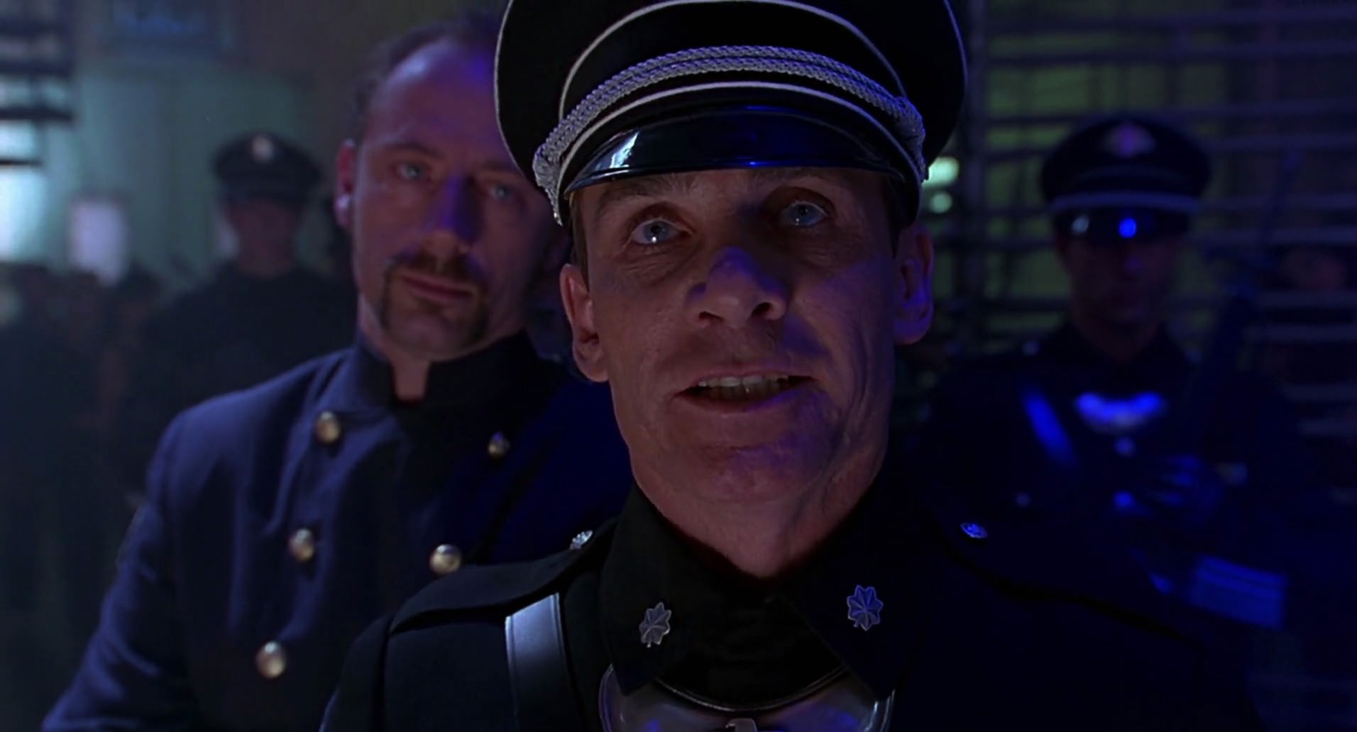 Barb Wire (1996) screencap 4371