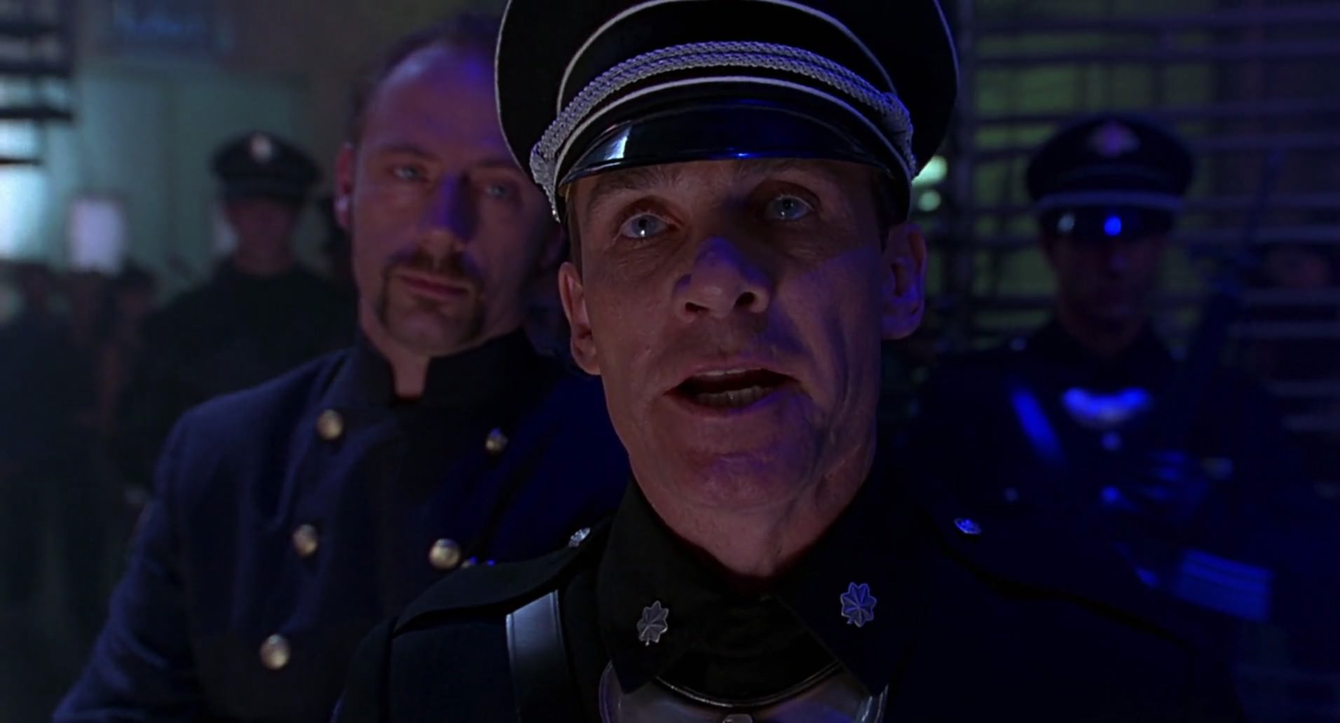 Barb Wire (1996) screencap 4374