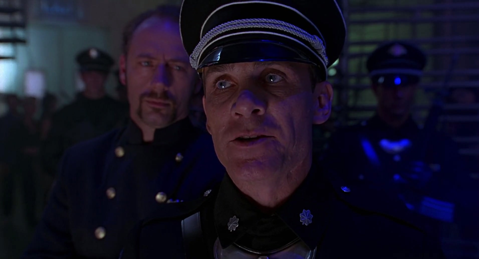 Barb Wire (1996) screencap 4380