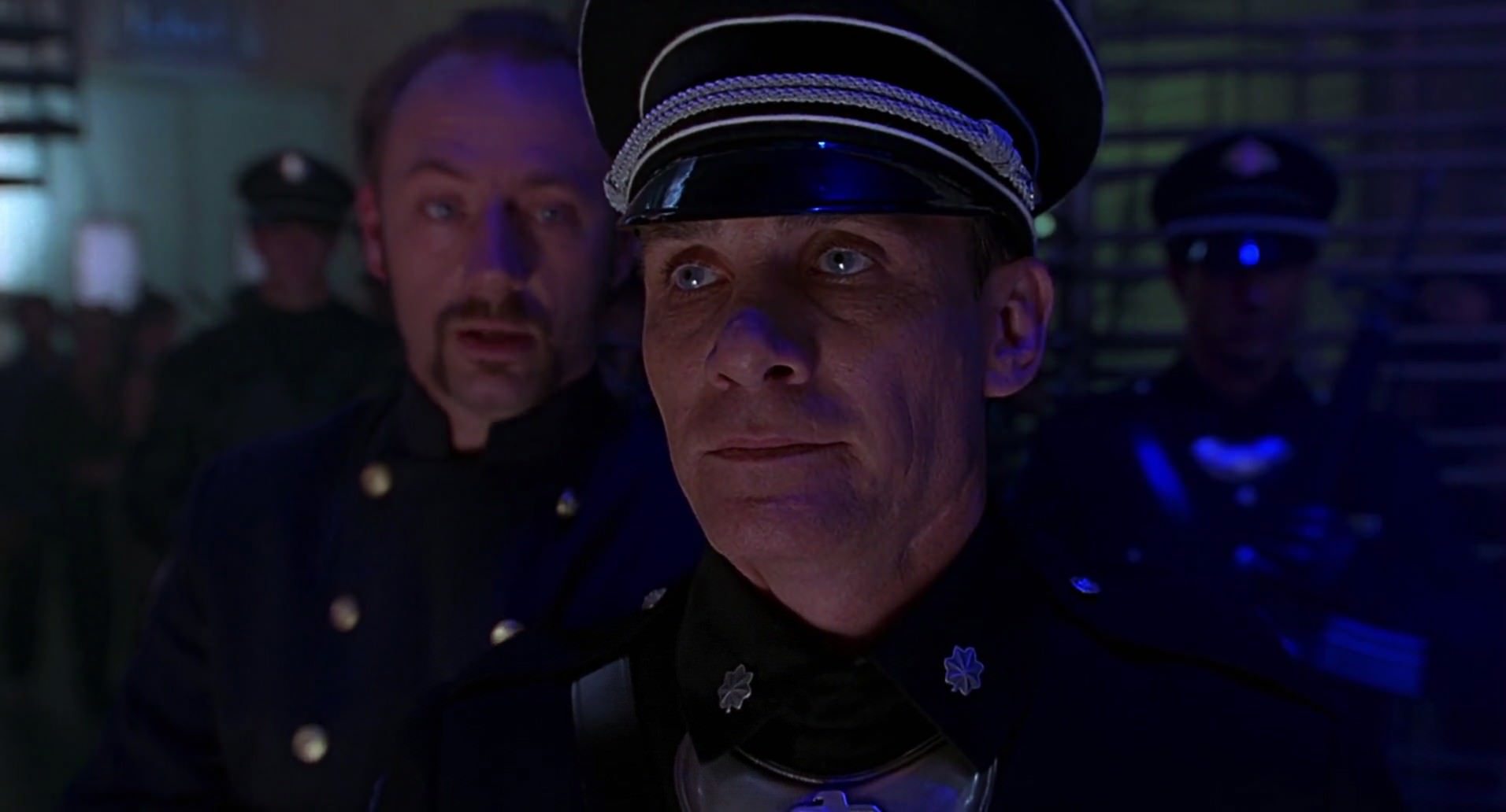 Barb Wire (1996) screencap 4386