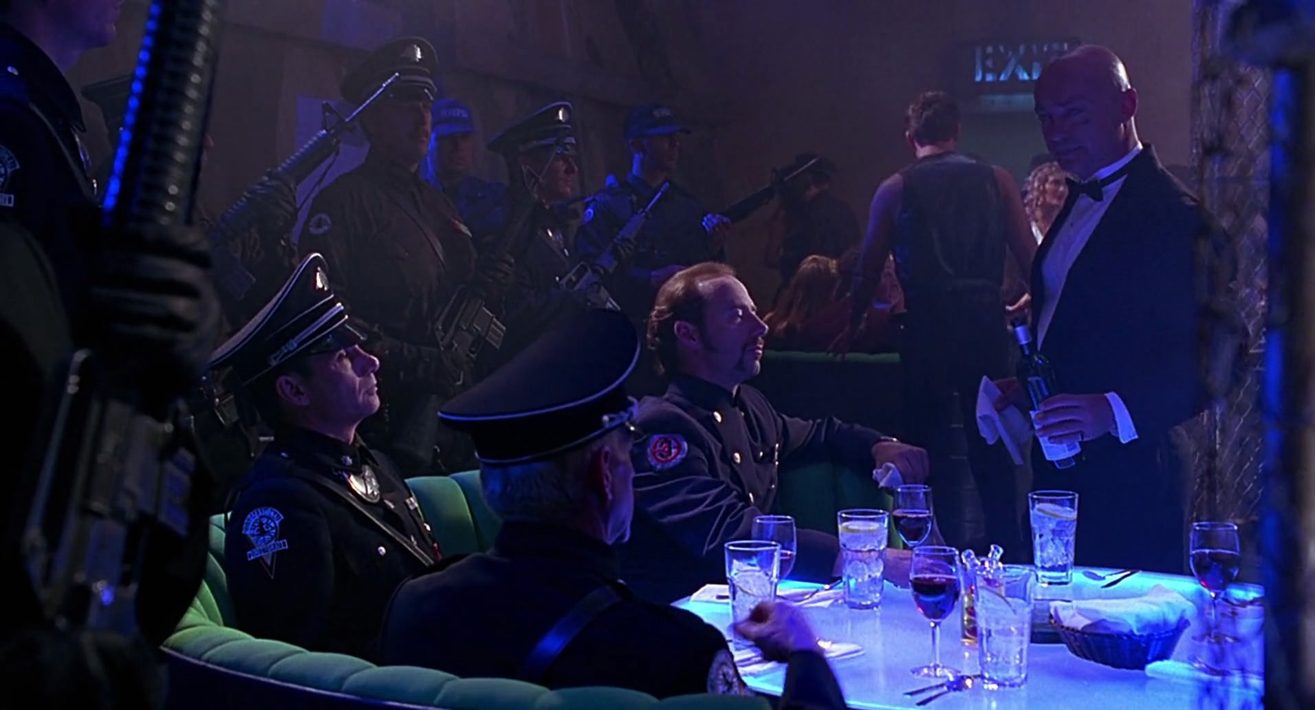 Barb Wire (1996) HD screenshot 4433
