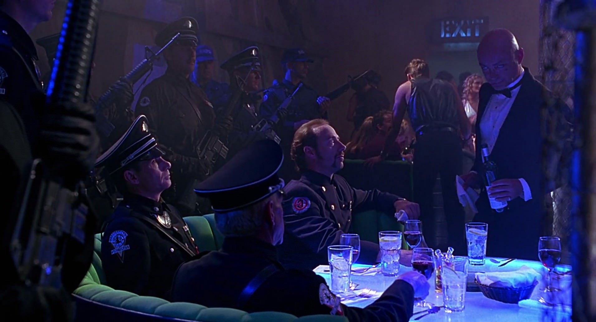 Barb Wire (1996) screencap 4434