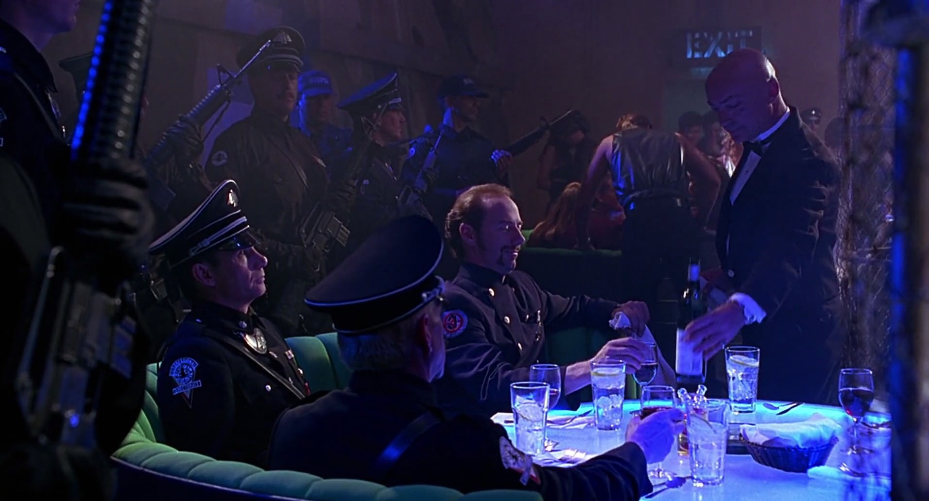 Barb Wire (1996) HD screenshot 4436