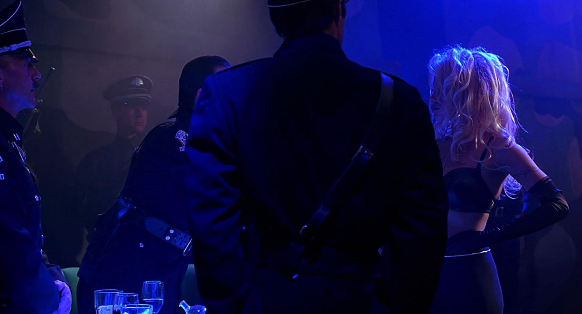 Barb Wire (1996) HD screenshot 4460