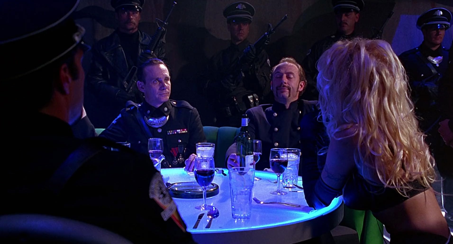 Barb Wire (1996) screencap 4575