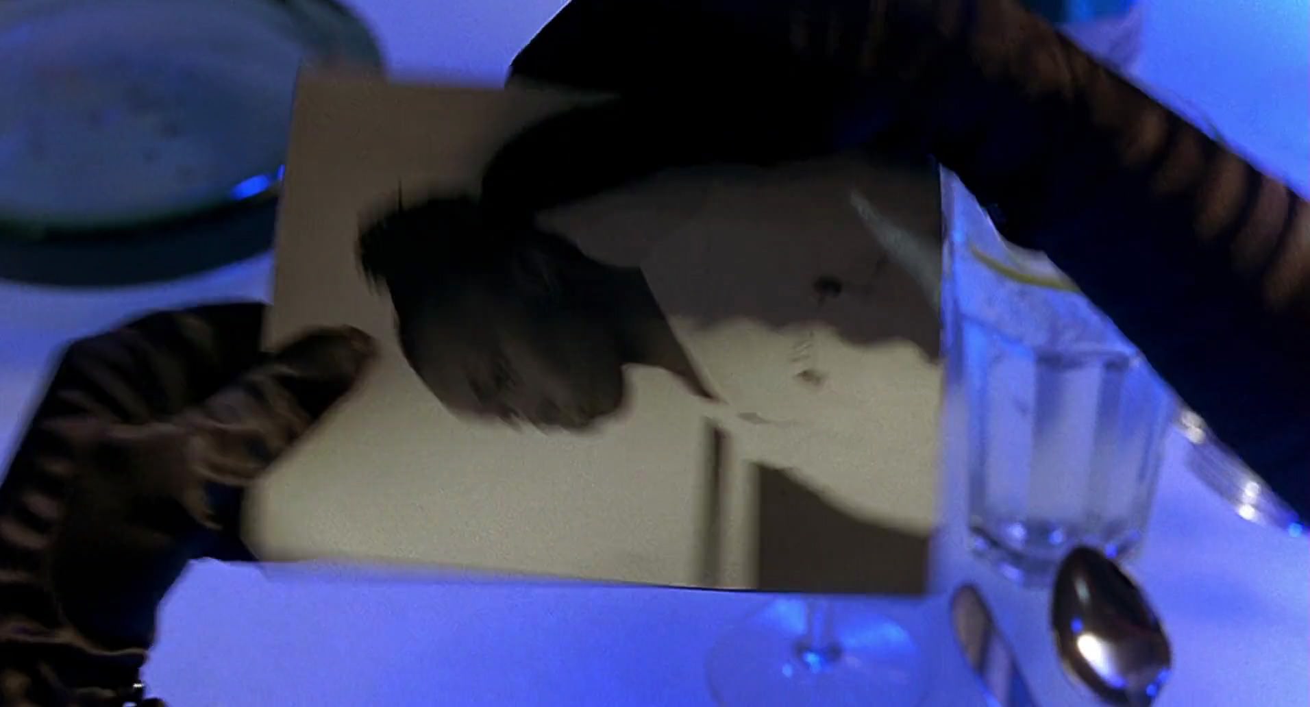 Barb Wire (1996) HD screenshot 4583
