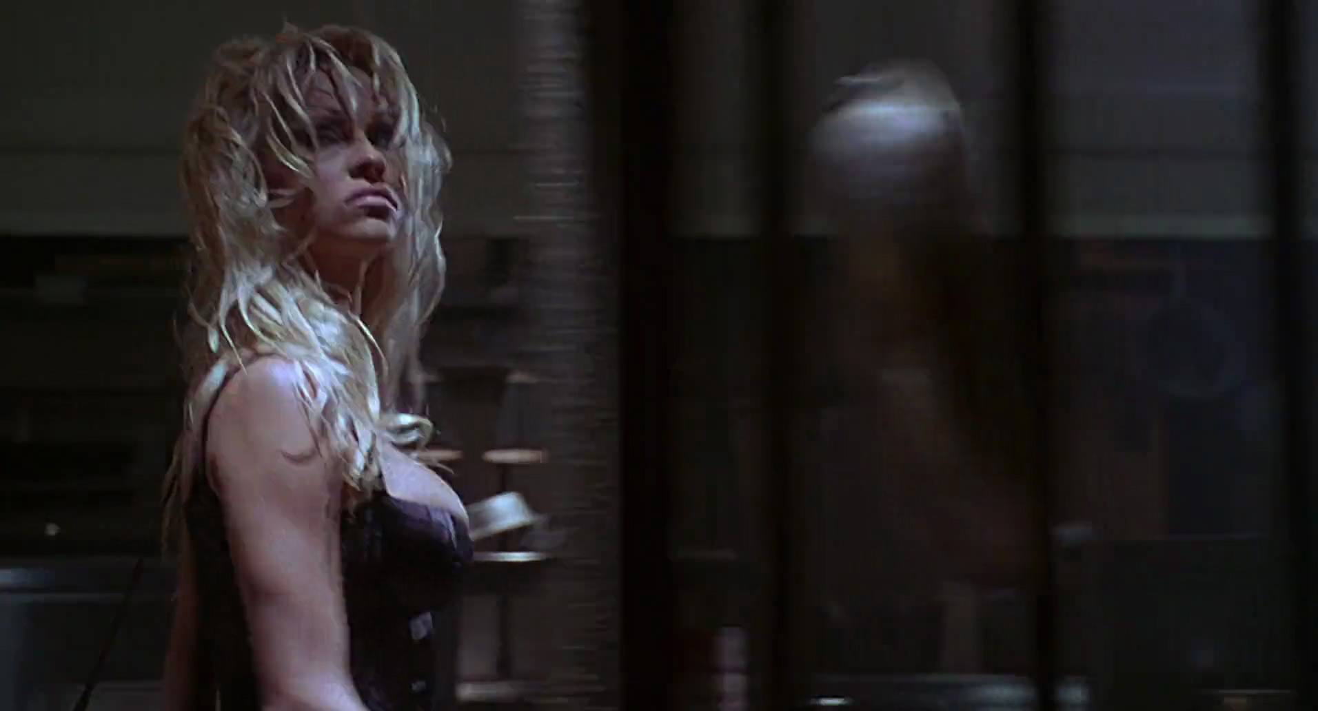 Barb Wire (1996) screencap 462
