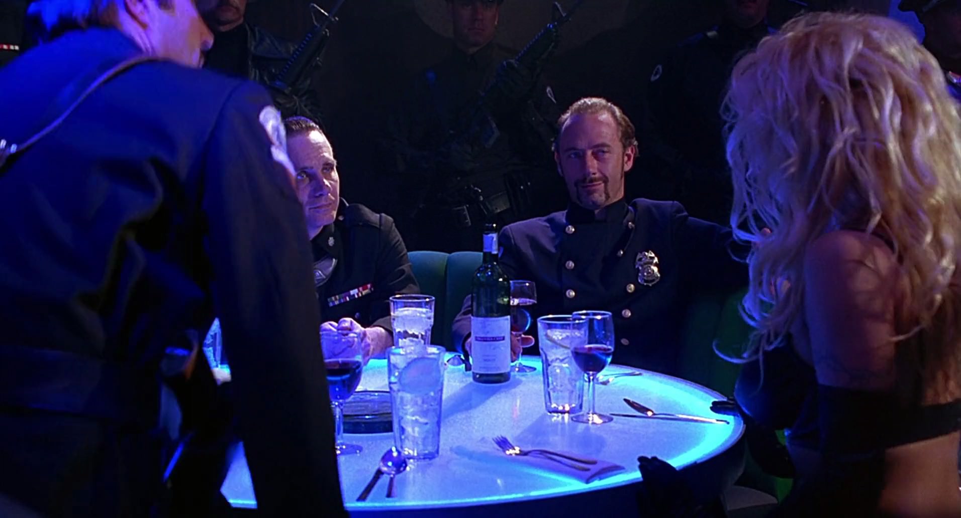 Barb Wire (1996) screencap 4635