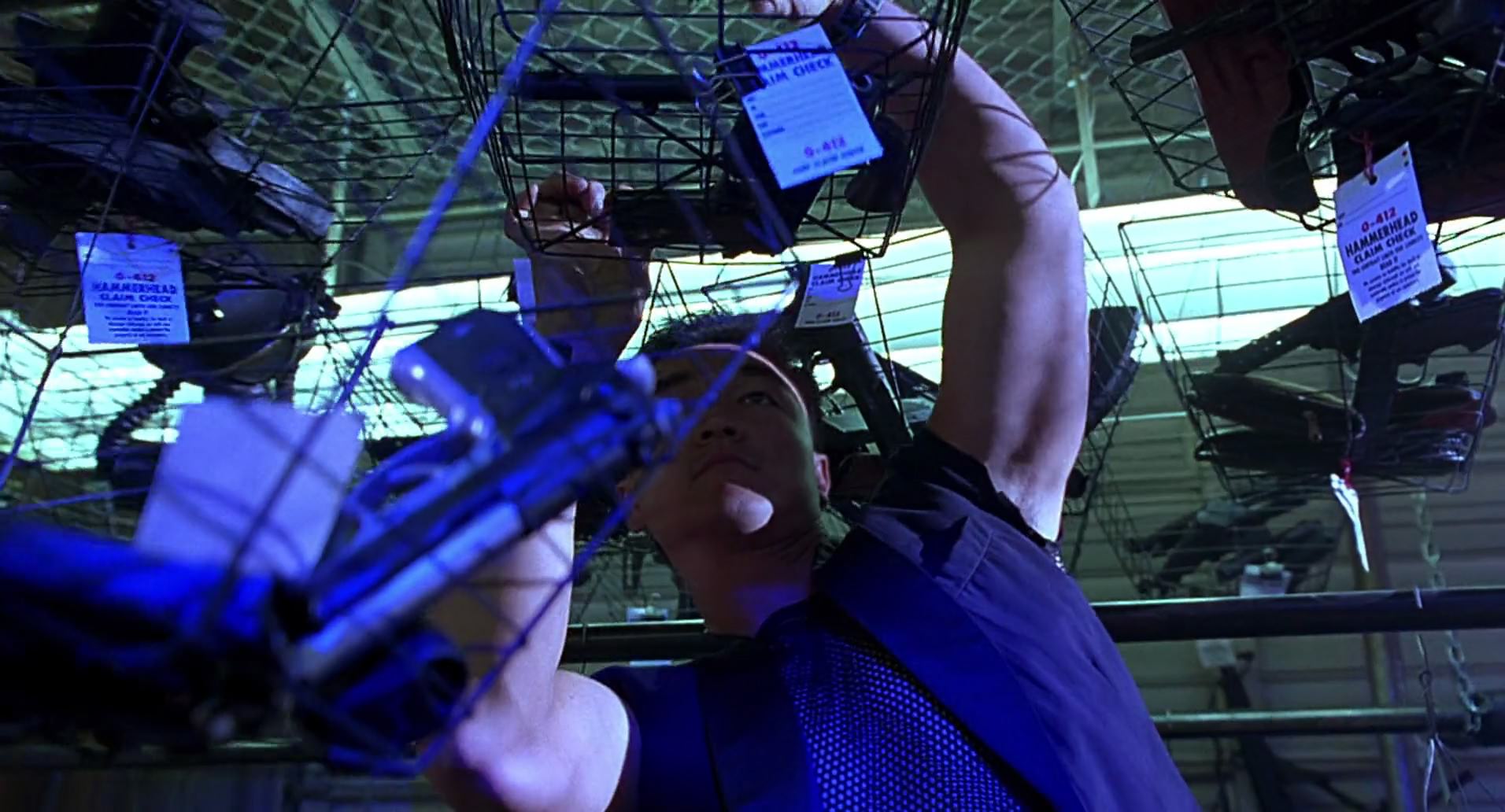 Barb Wire (1996) screencap 4665