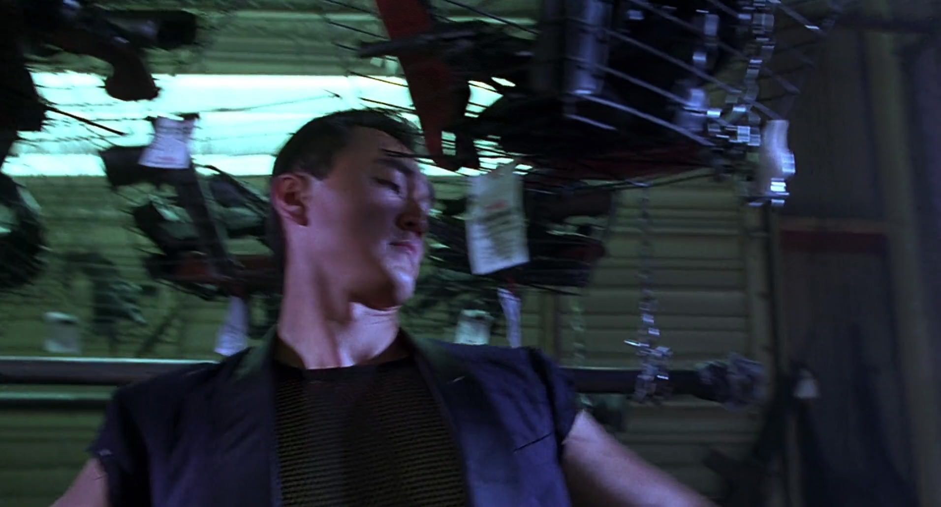 Barb Wire (1996) screencap 4668