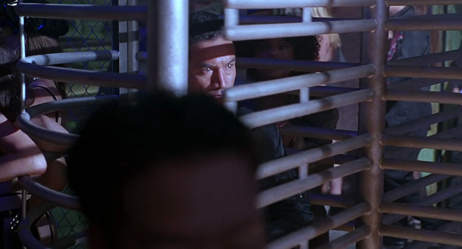 Barb Wire (1996) screencap 4701