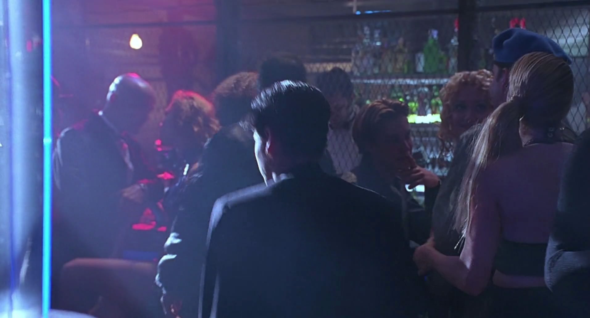 Barb Wire (1996) screencap 4731