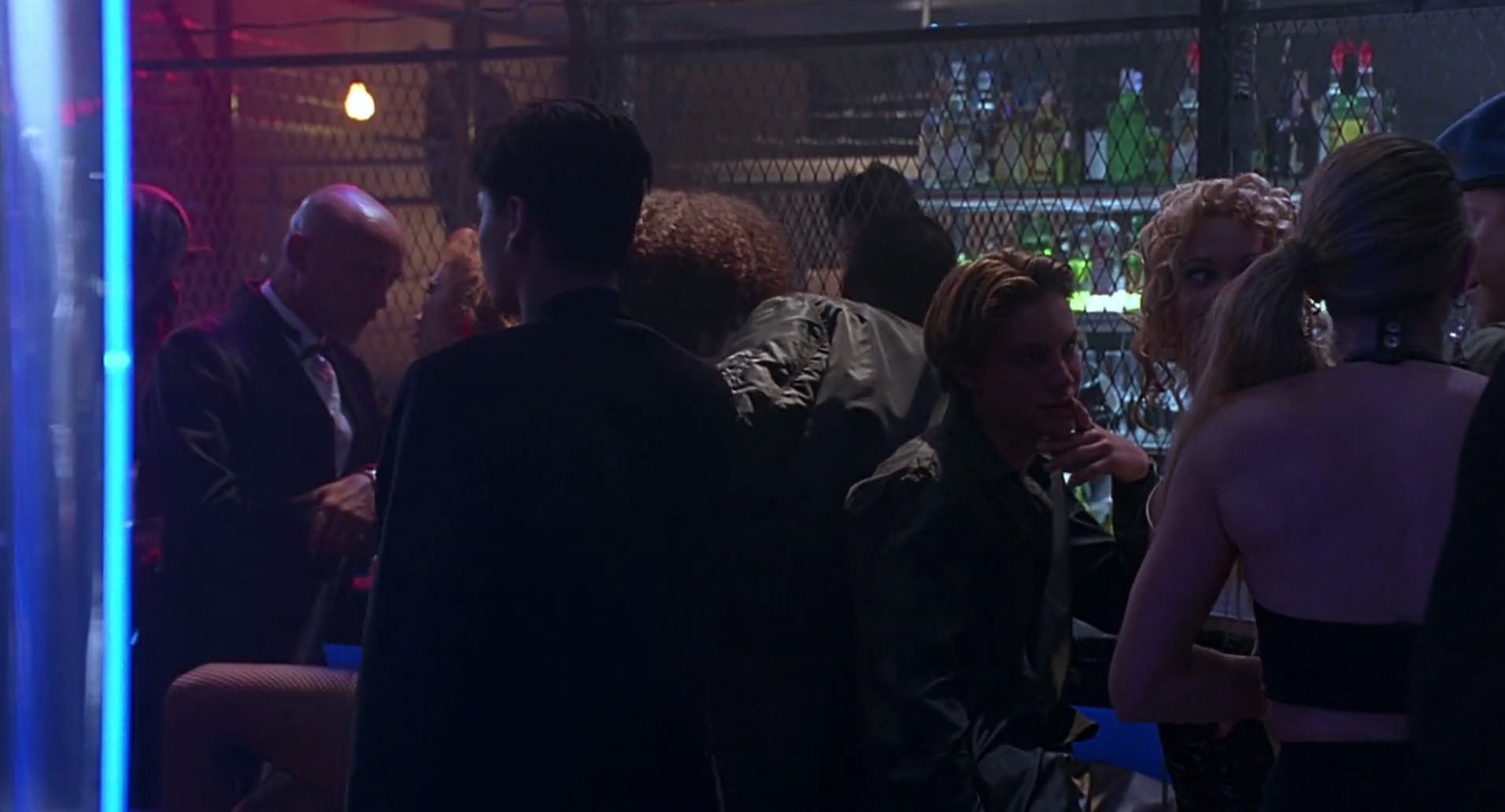 Barb Wire (1996) HD screenshot 4733