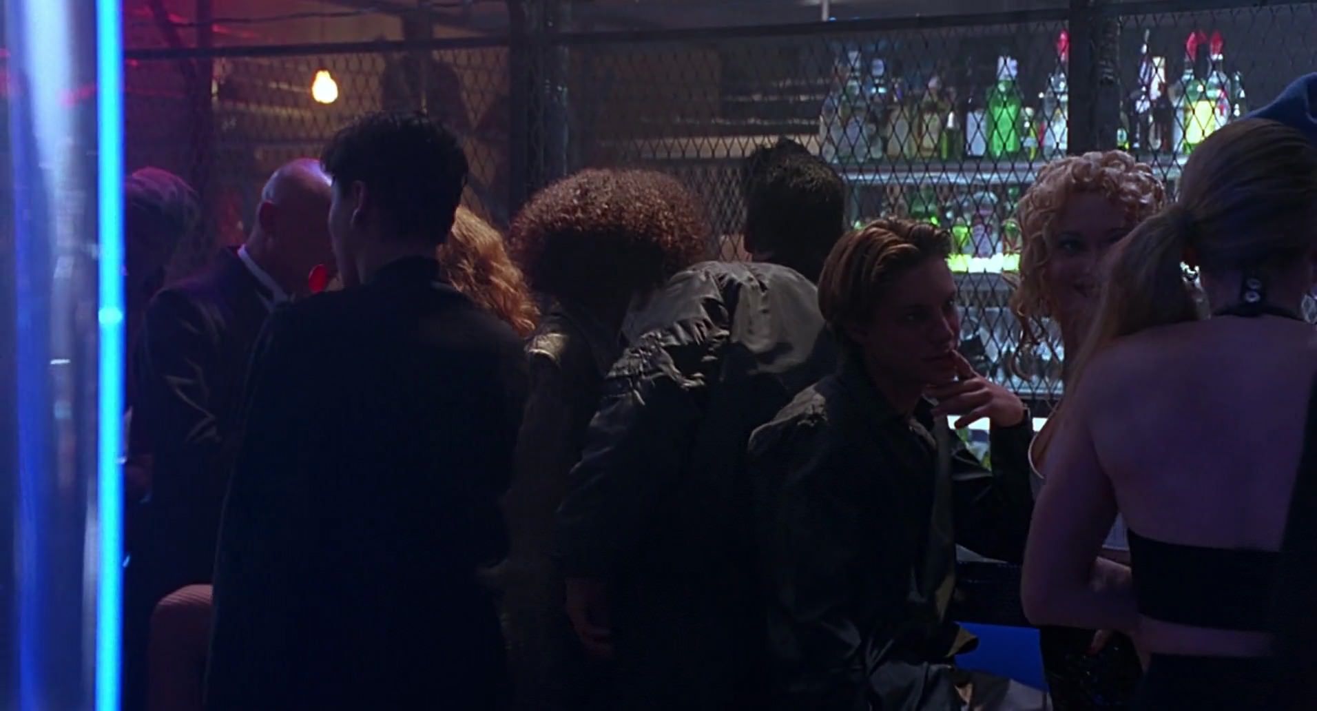 Barb Wire (1996) screencap 4734