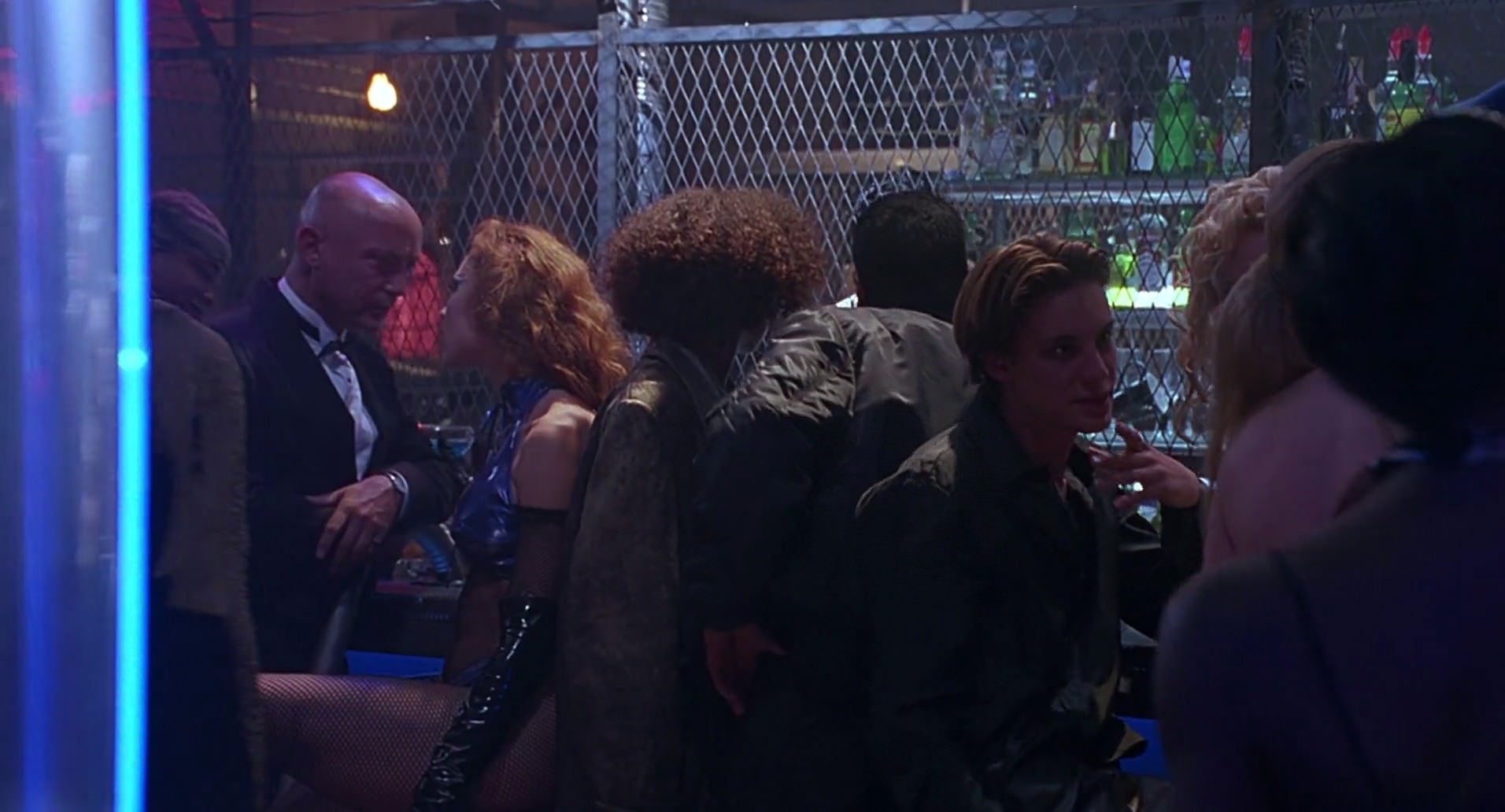 Barb Wire (1996) HD screenshot 4736