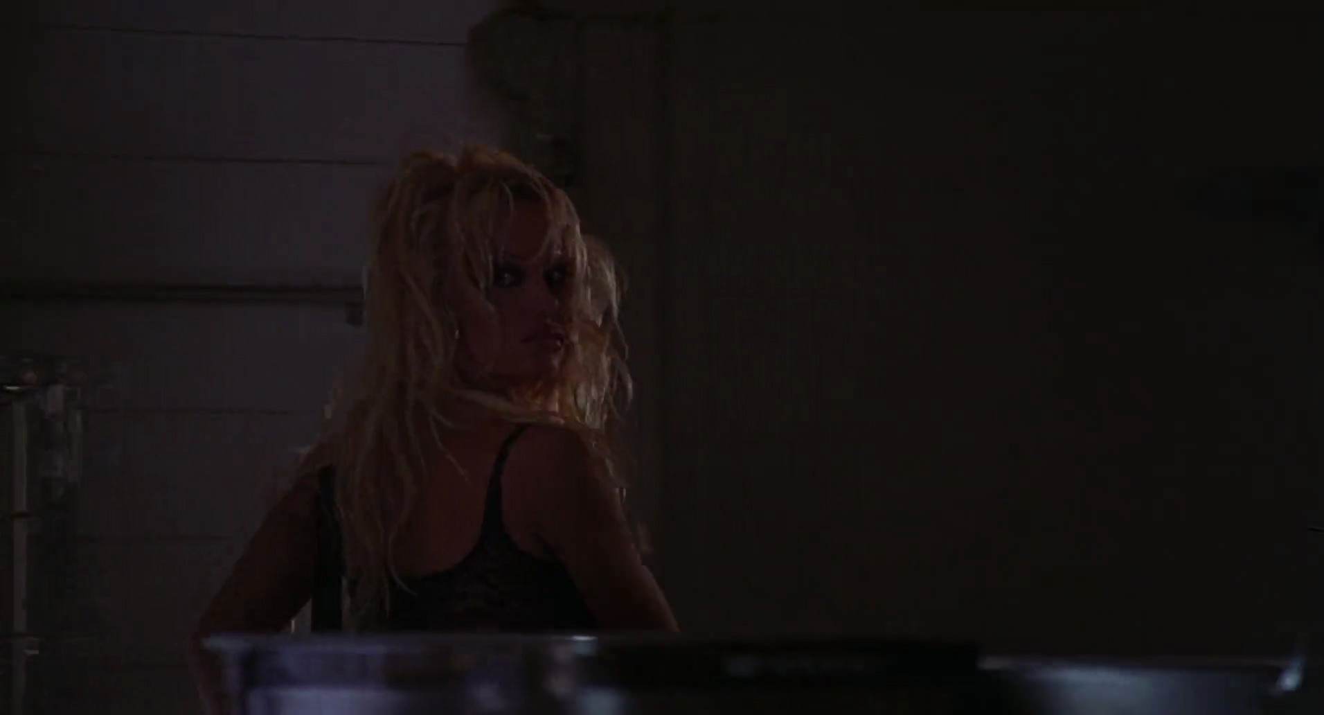 Barb Wire (1996) screencap 474