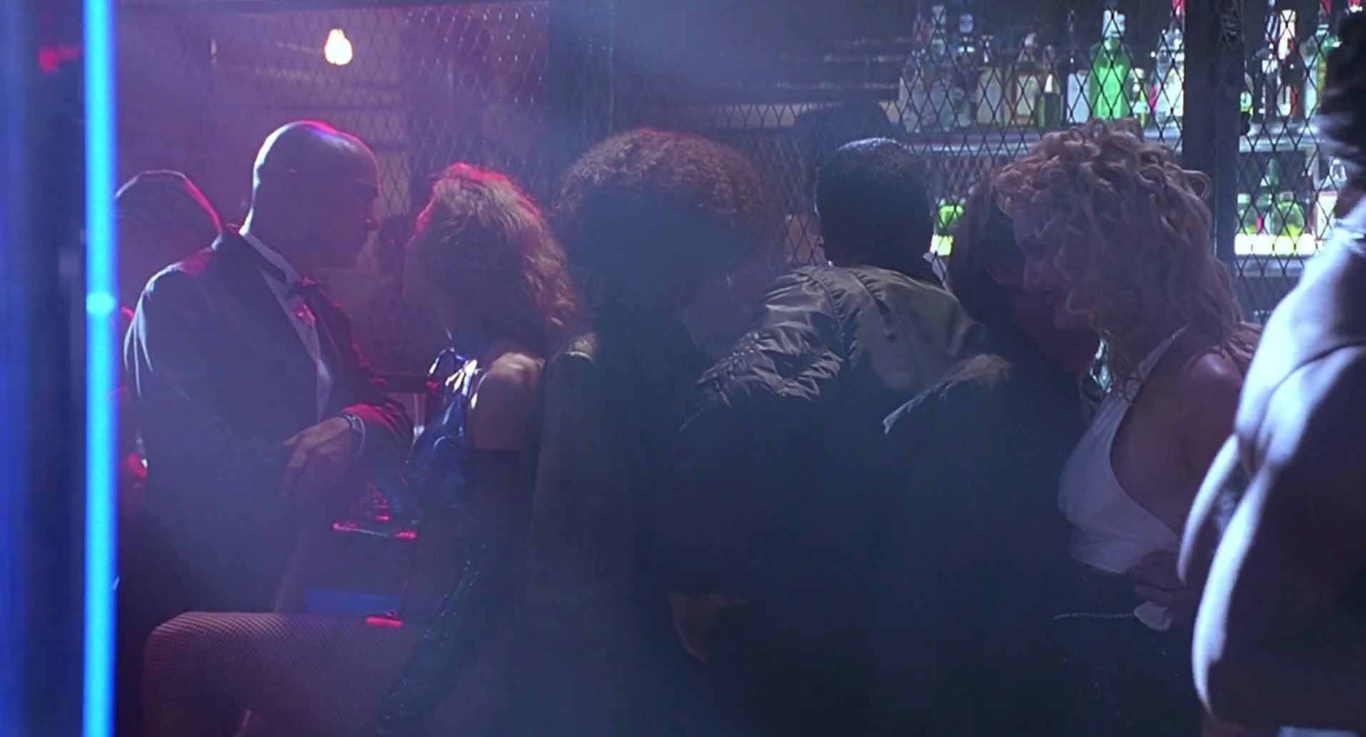 Barb Wire (1996) HD screenshot 4742