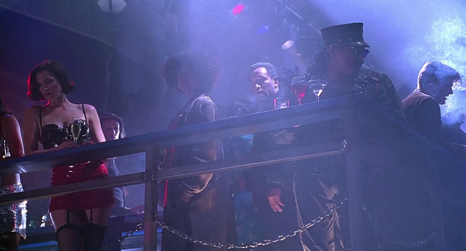 Barb Wire (1996) screencap 4755