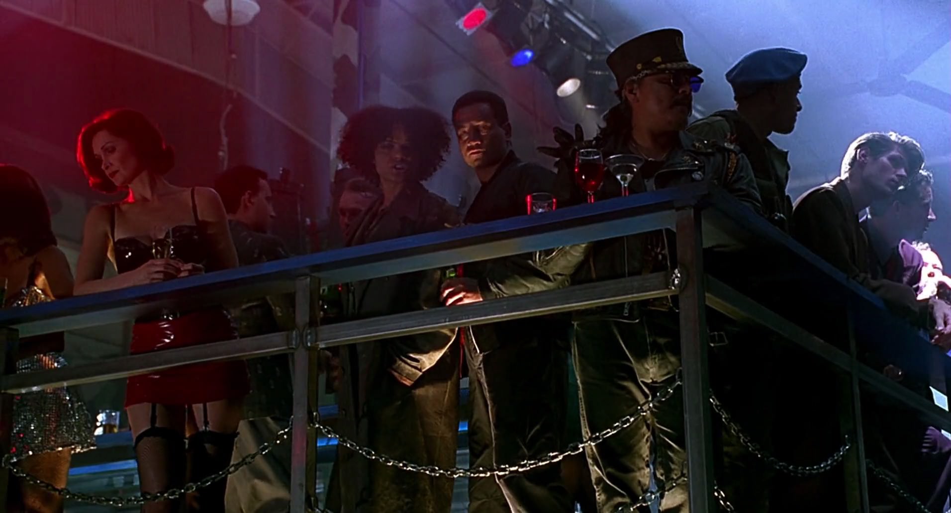 Barb Wire (1996) HD screenshot 4760
