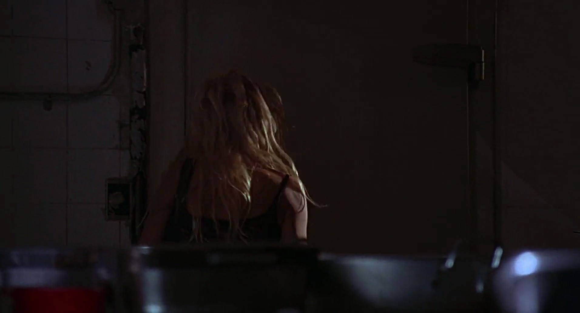 Barb Wire (1996) screencap 477