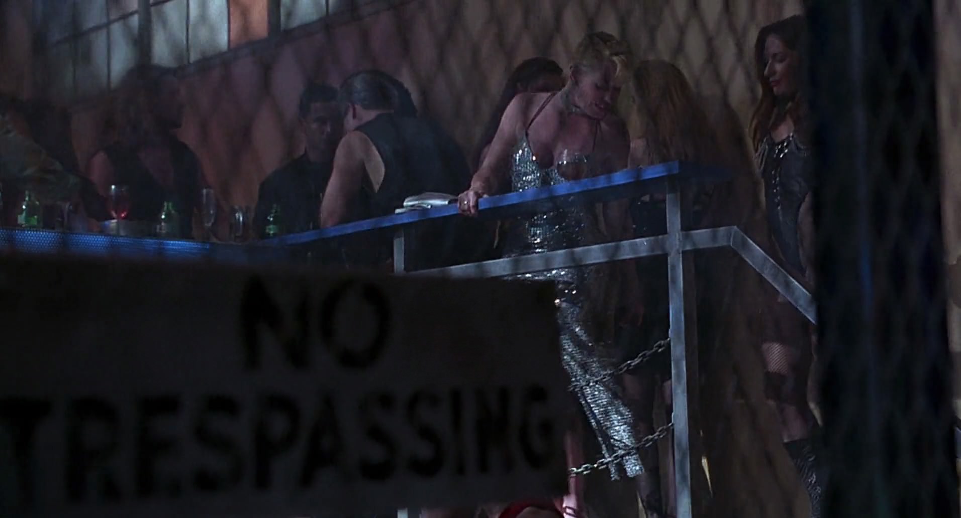 Barb Wire (1996) HD screenshot 4793
