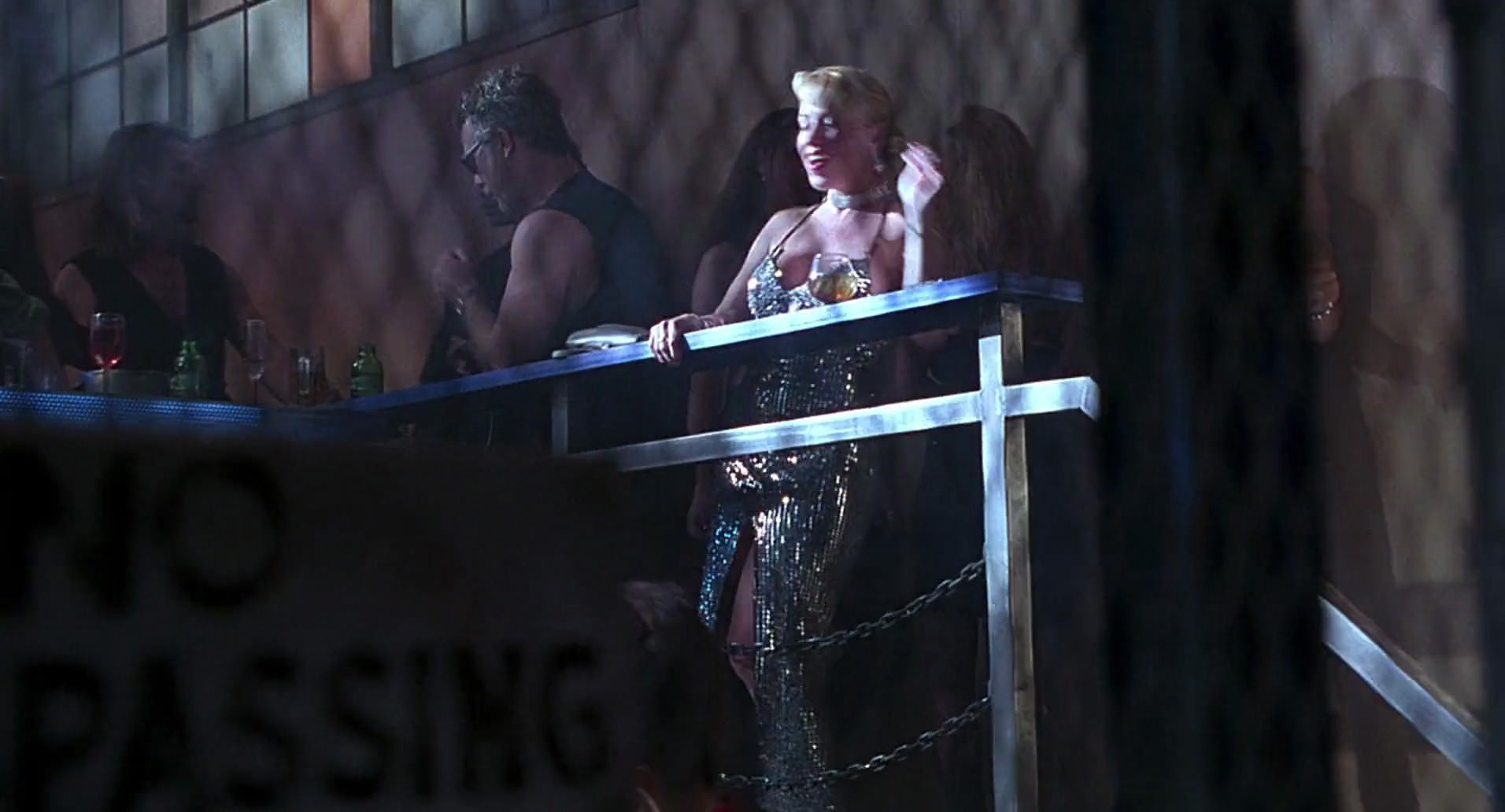 Barb Wire (1996) screencap 4794