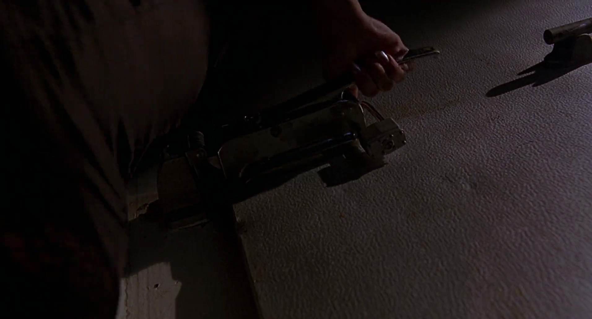 Barb Wire (1996) screencap 480