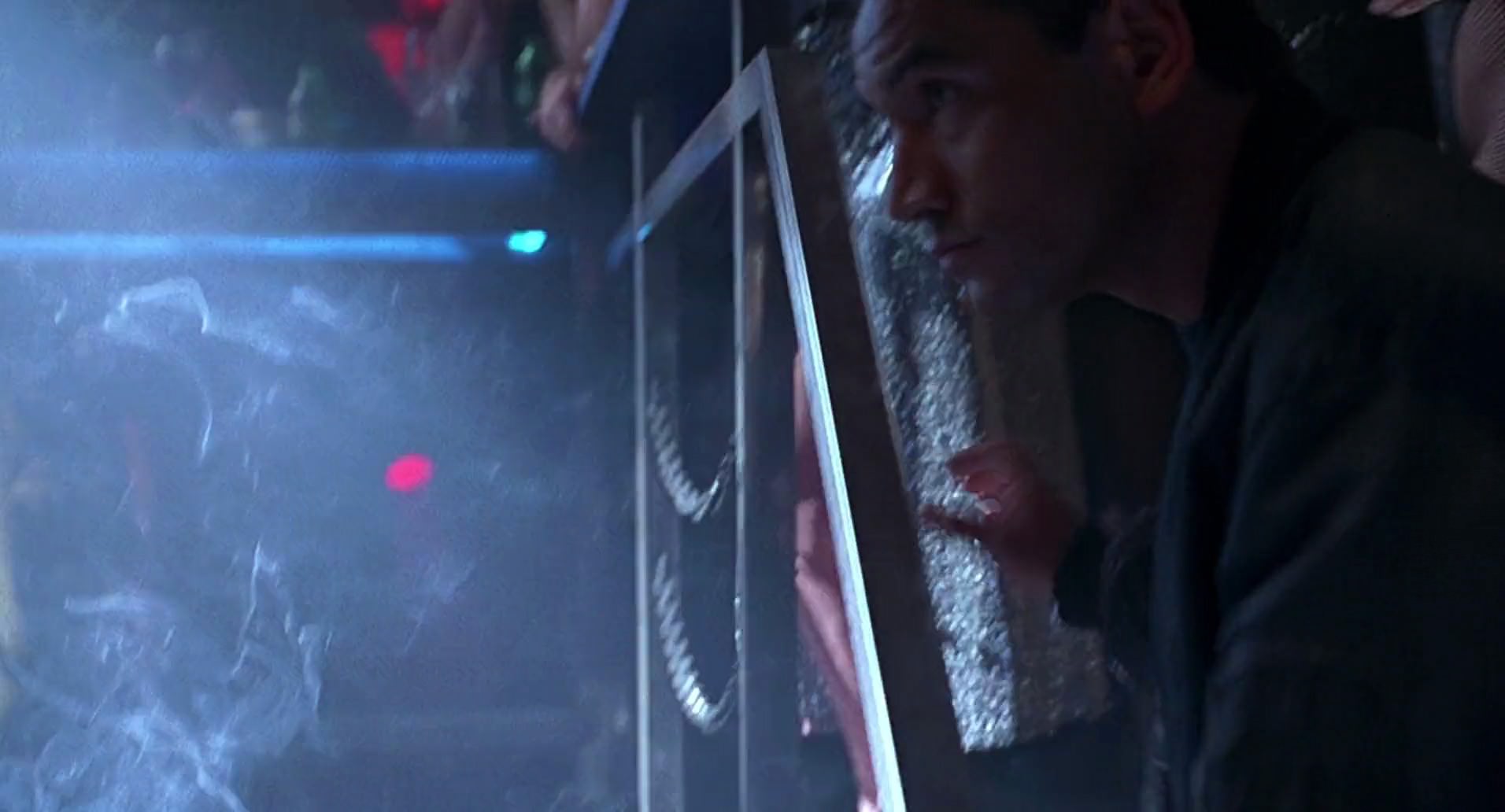 Barb Wire (1996) HD screenshot 4808