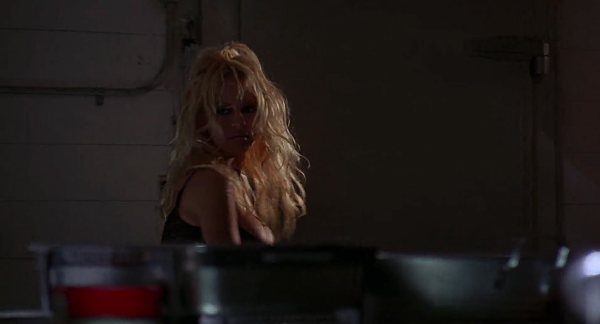 Barb Wire (1996) HD screenshot 485