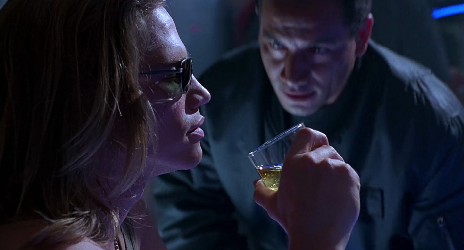 Barb Wire (1996) screencap 4851
