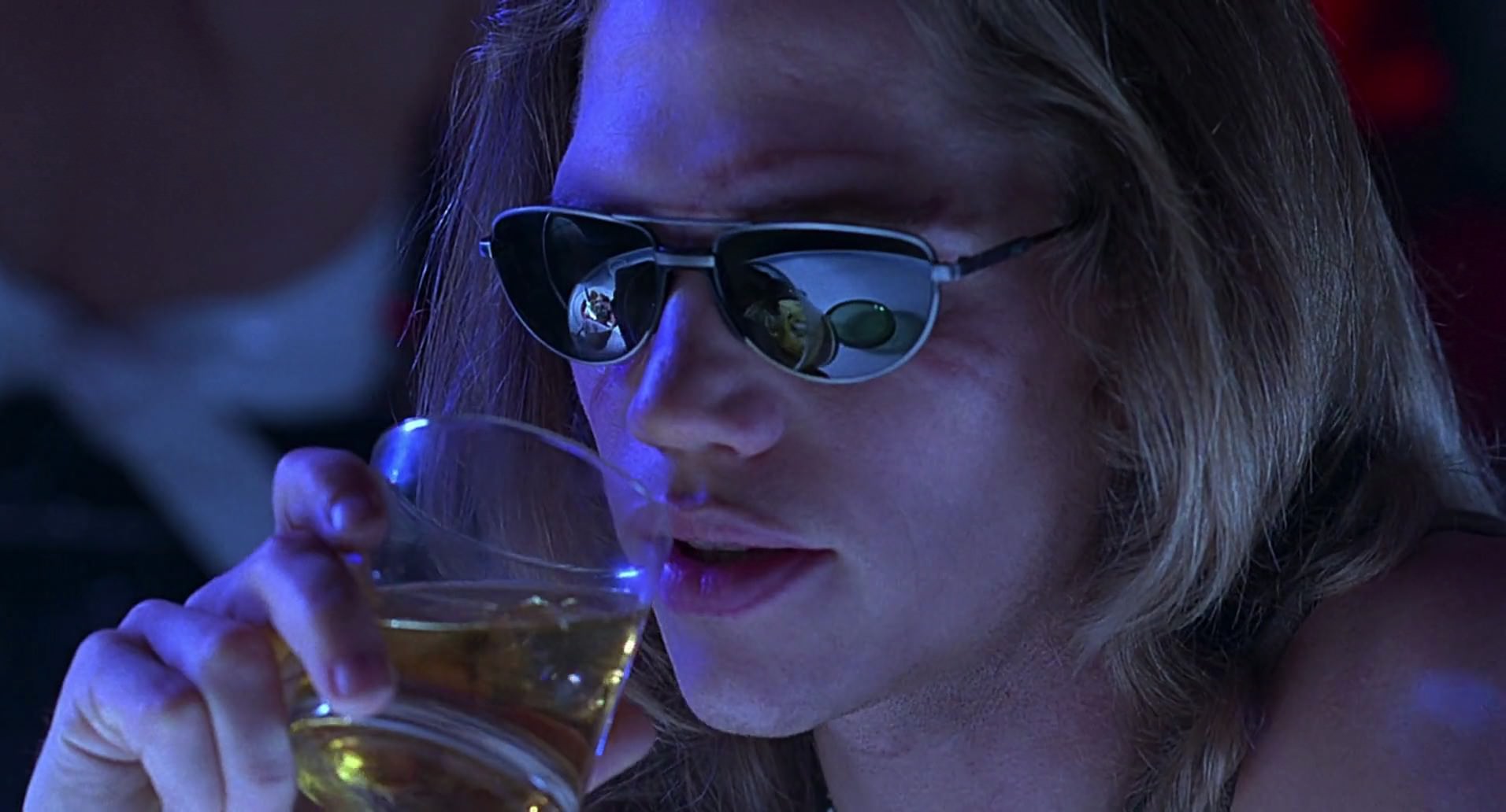 Barb Wire (1996) screencap 4899