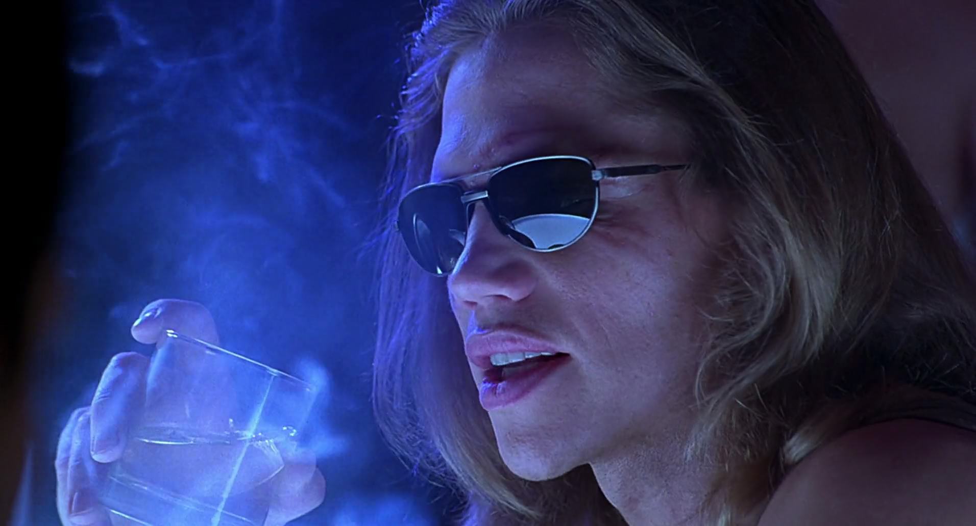 Barb Wire (1996) screencap 4920