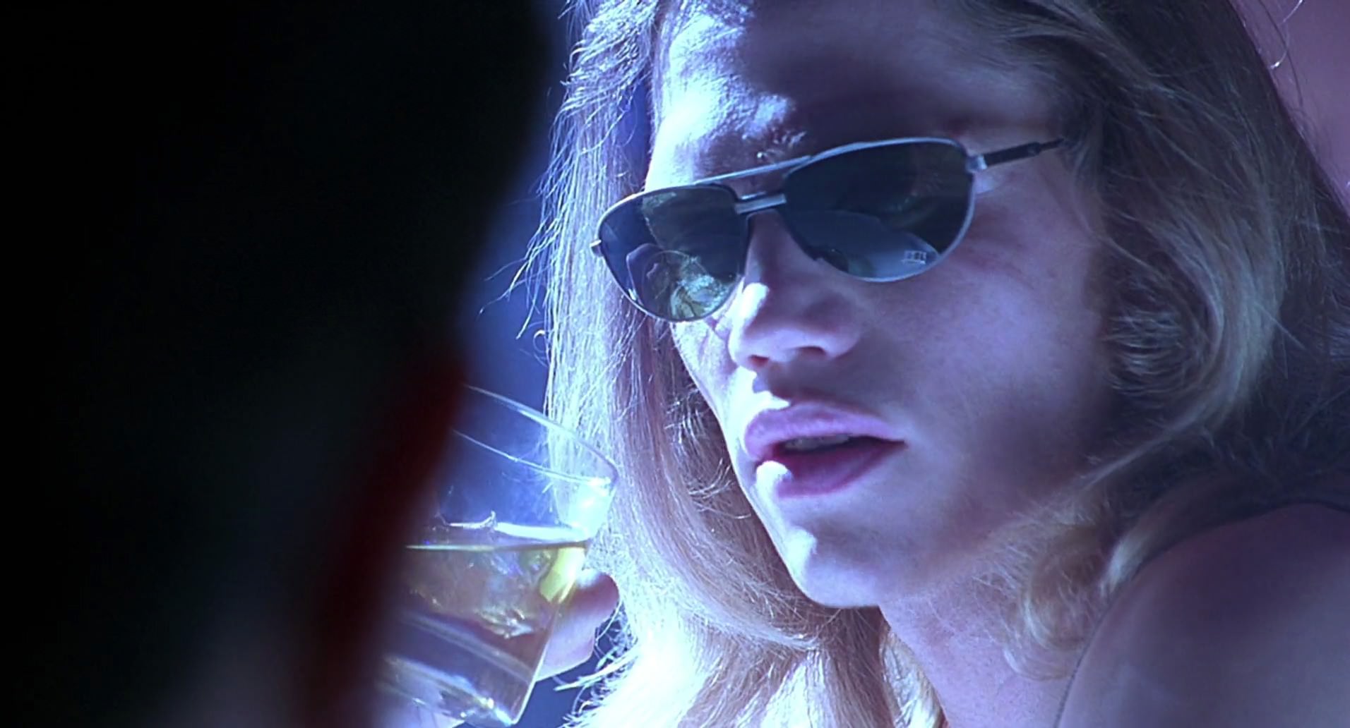 Barb Wire (1996) screencap 4932