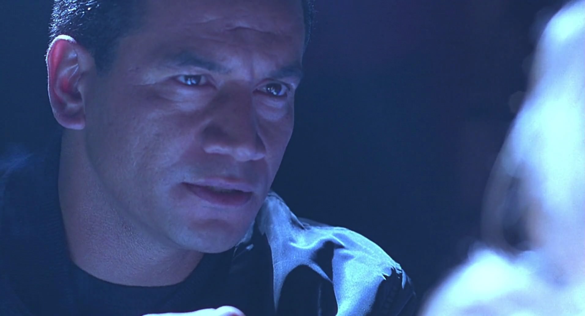 Barb Wire (1996) screencap 4947