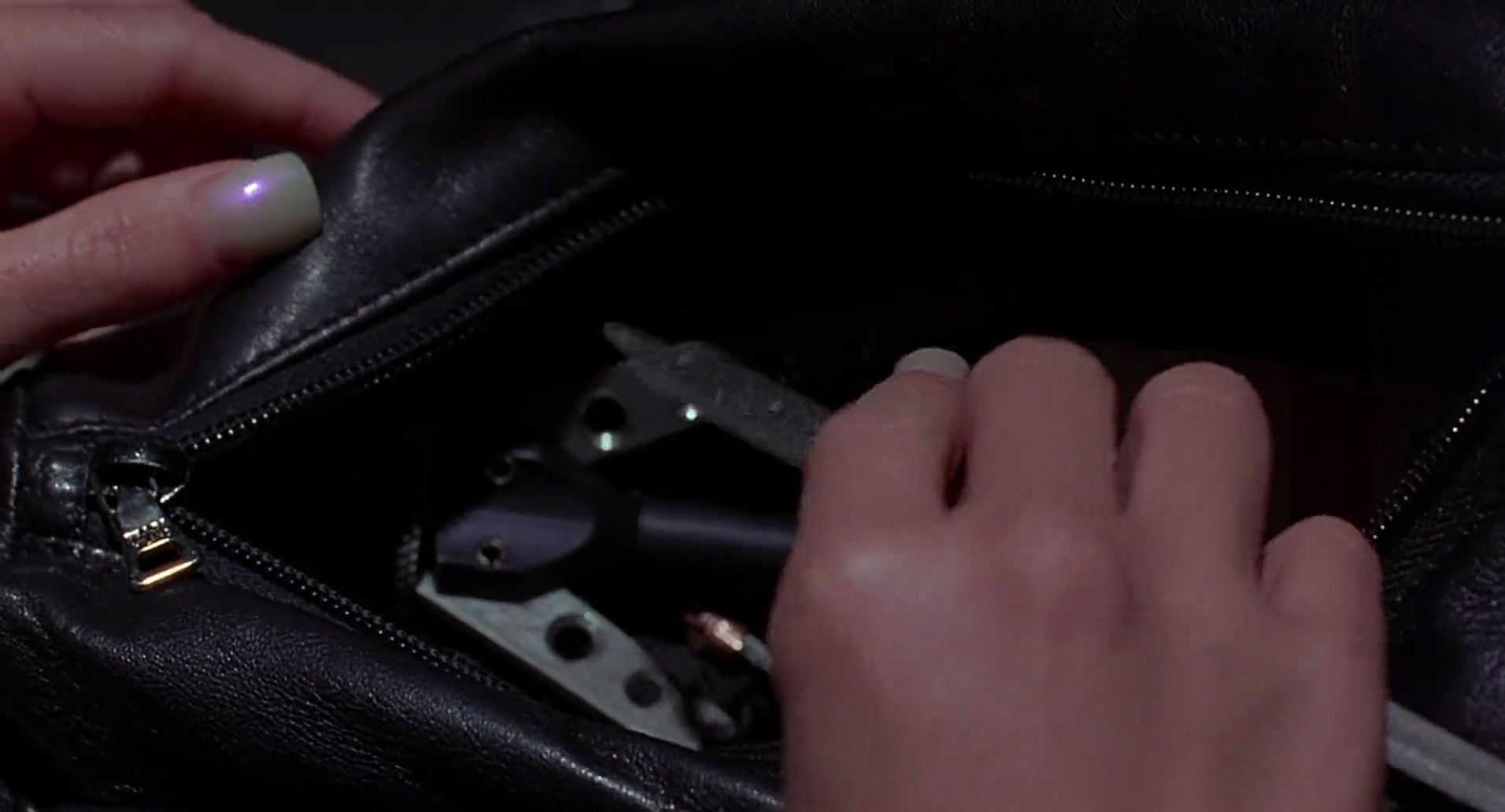 Barb Wire (1996) screencap 495