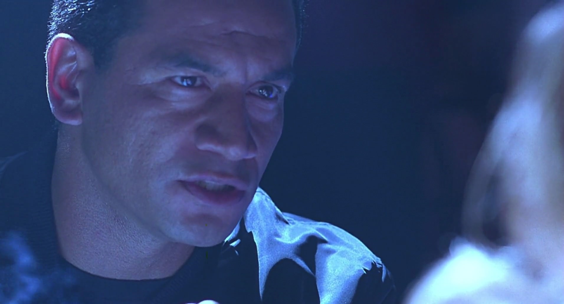 Barb Wire (1996) screencap 4950