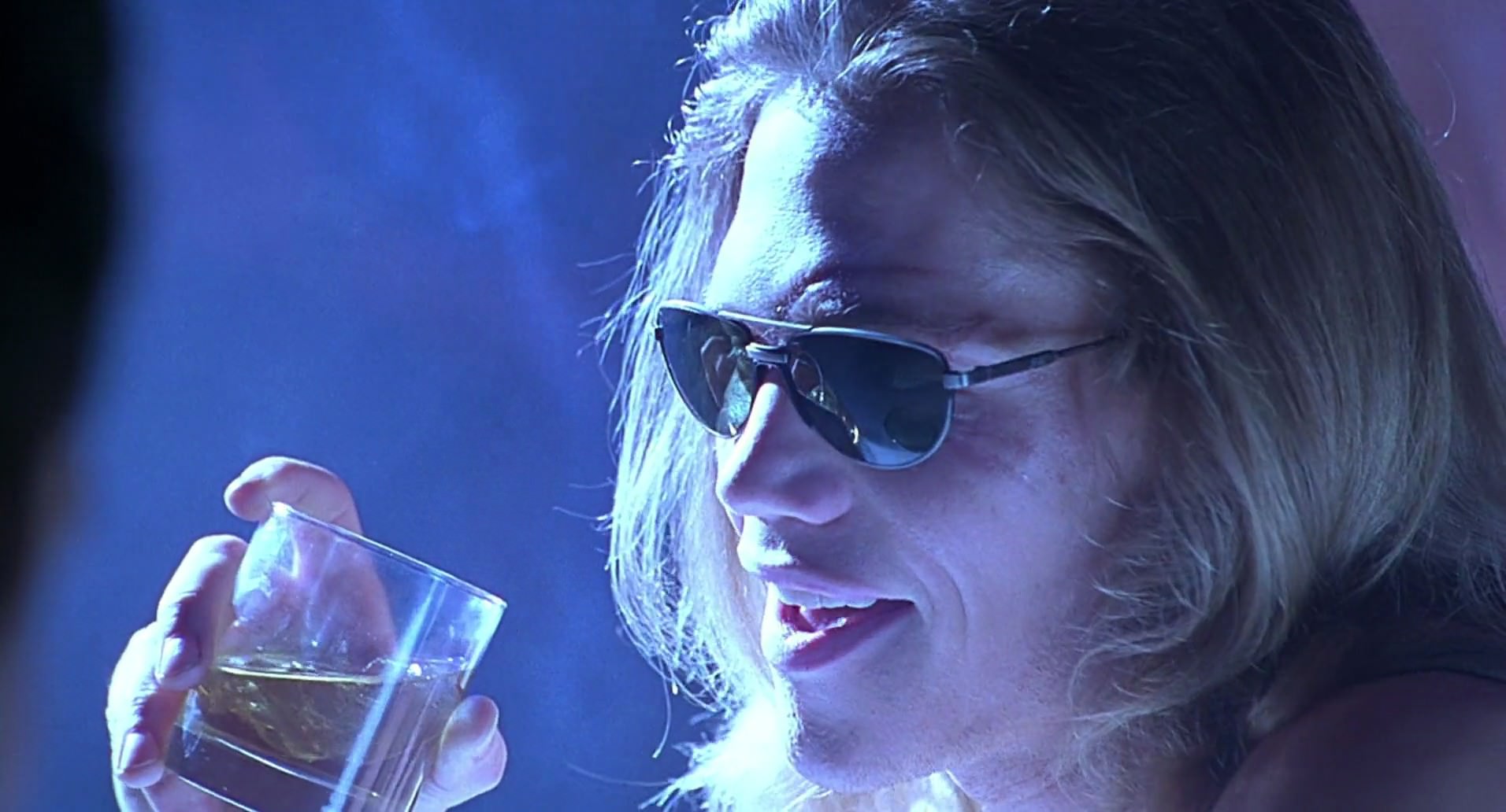 Barb Wire (1996) screencap 4956