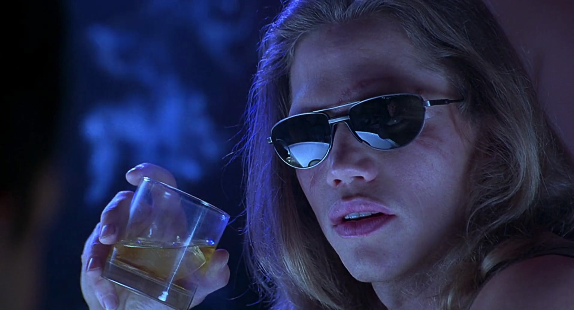 Barb Wire (1996) screencap 4974