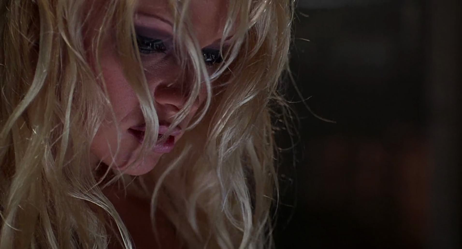 Barb Wire (1996) screencap 498