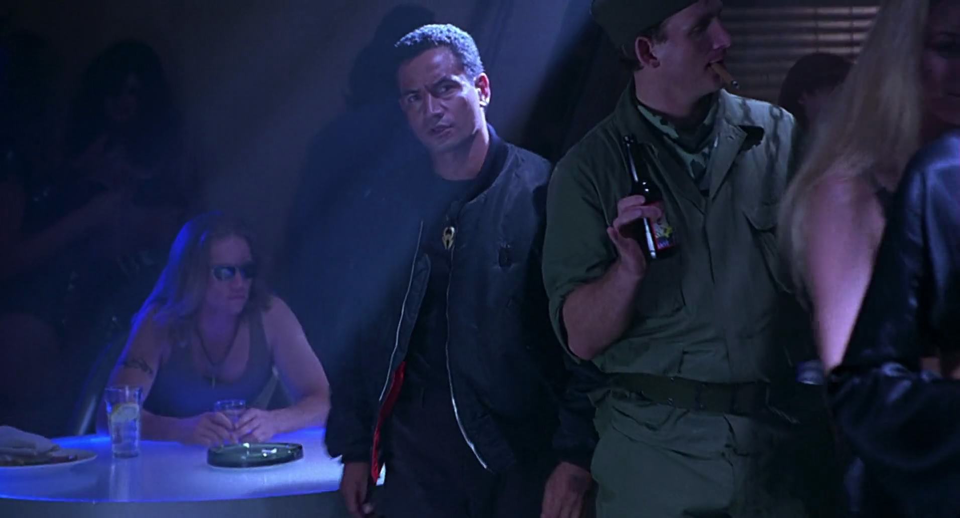 Barb Wire (1996) screencap 4992