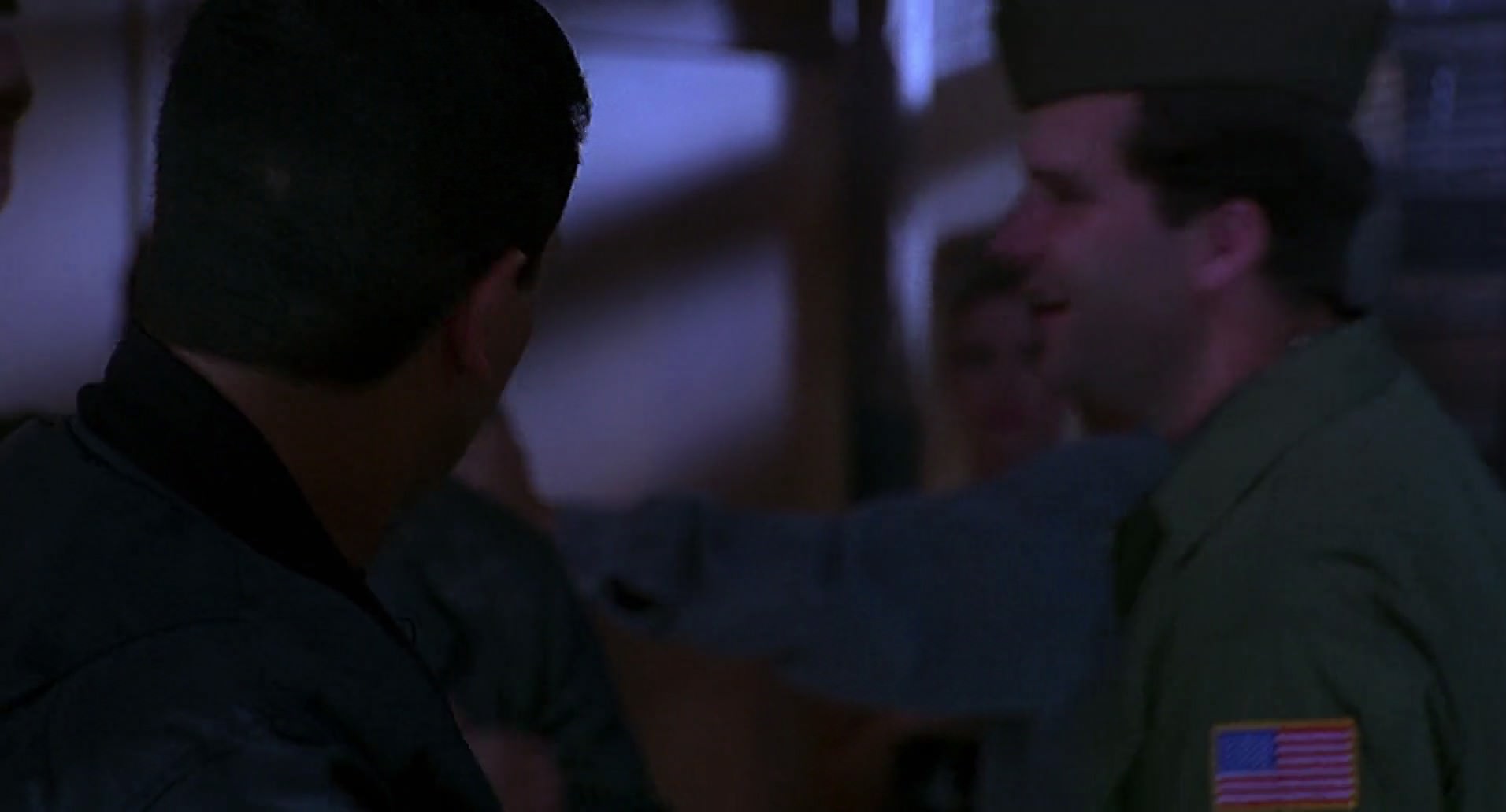 Barb Wire (1996) screencap 5016