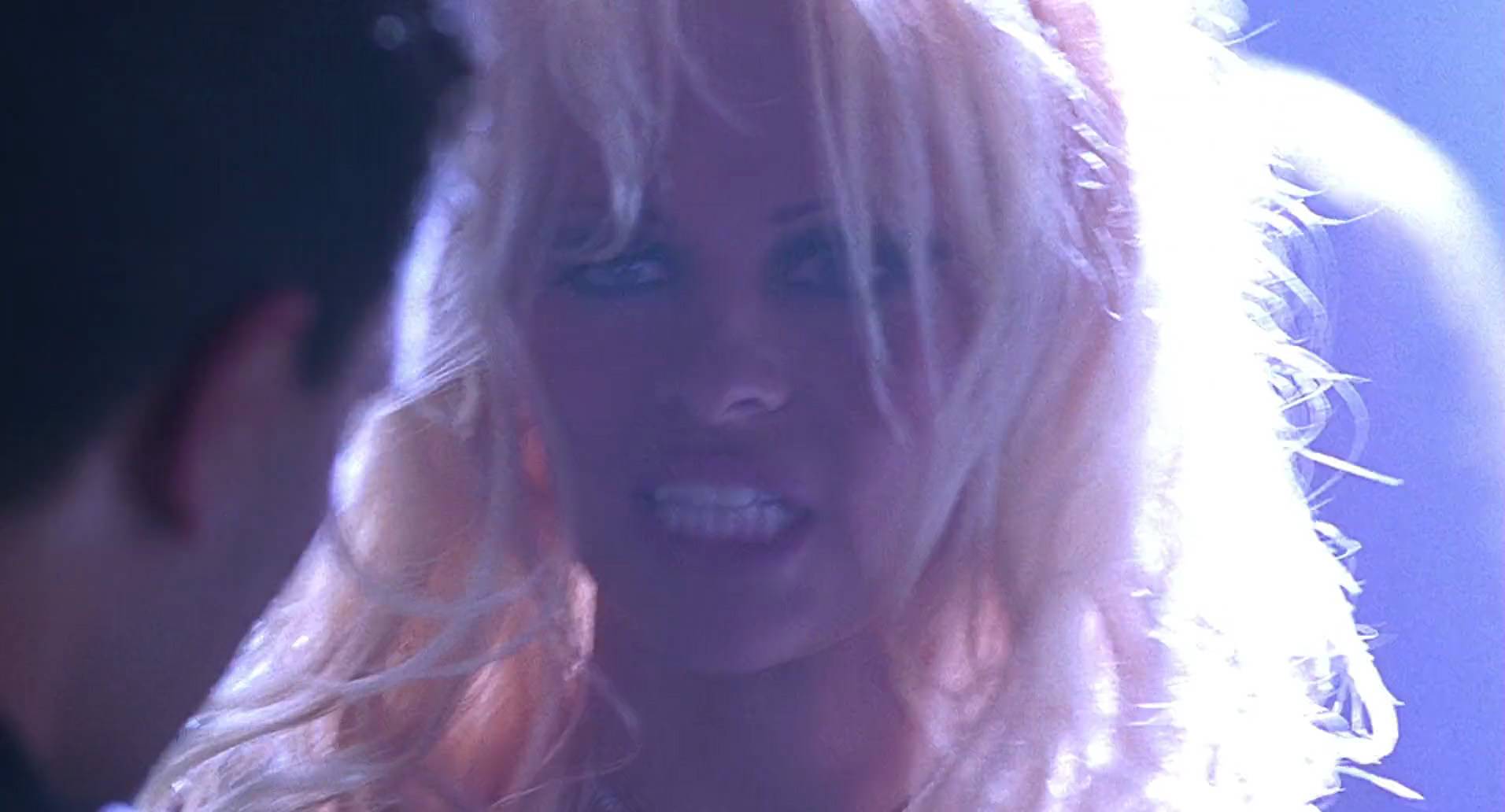 Barb Wire (1996) HD screenshot 5021