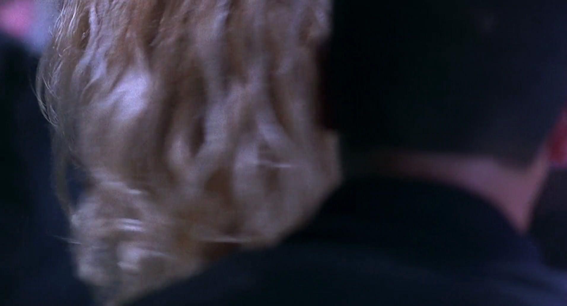 Barb Wire (1996) screencap 5025