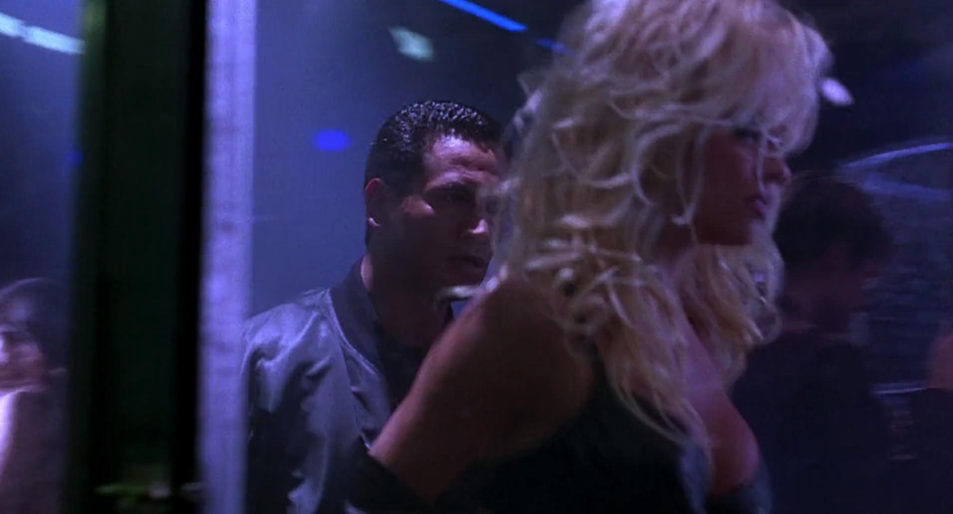 Barb Wire (1996) HD screenshot 5042