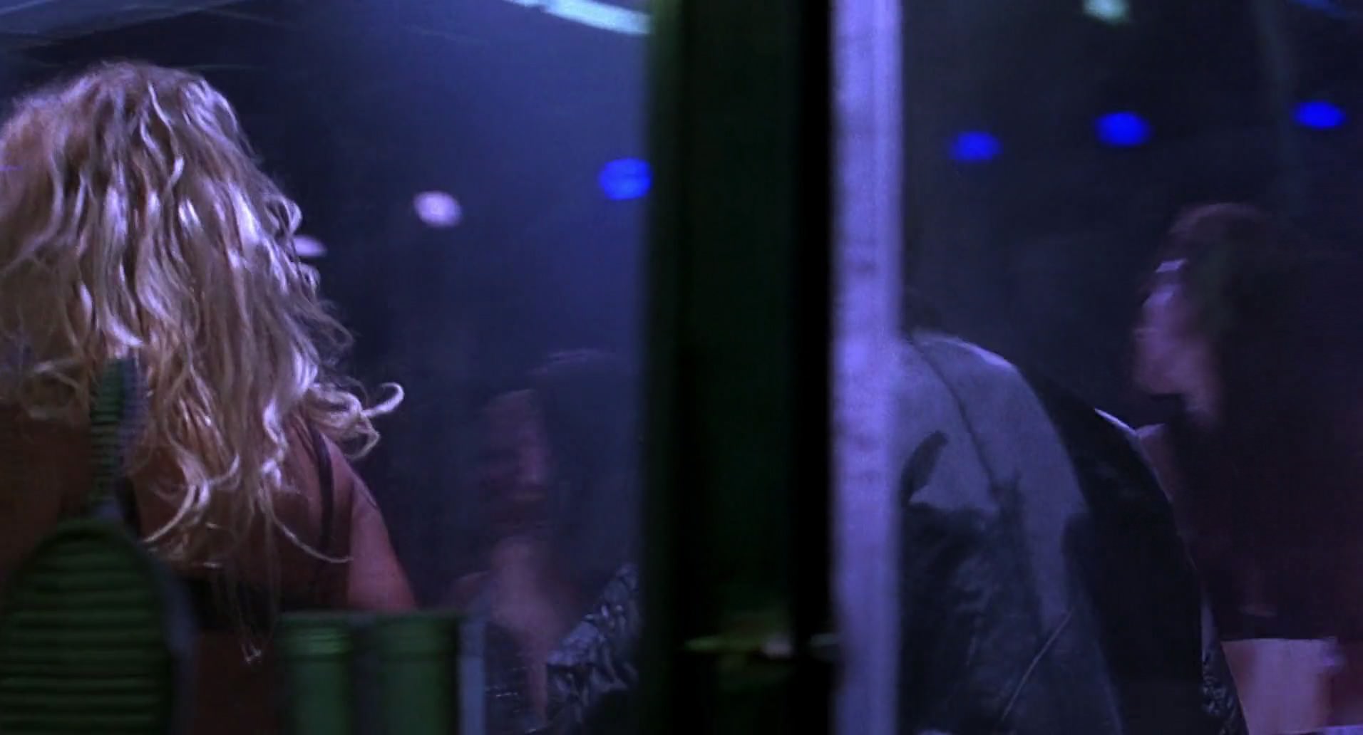 Barb Wire (1996) screencap 5049