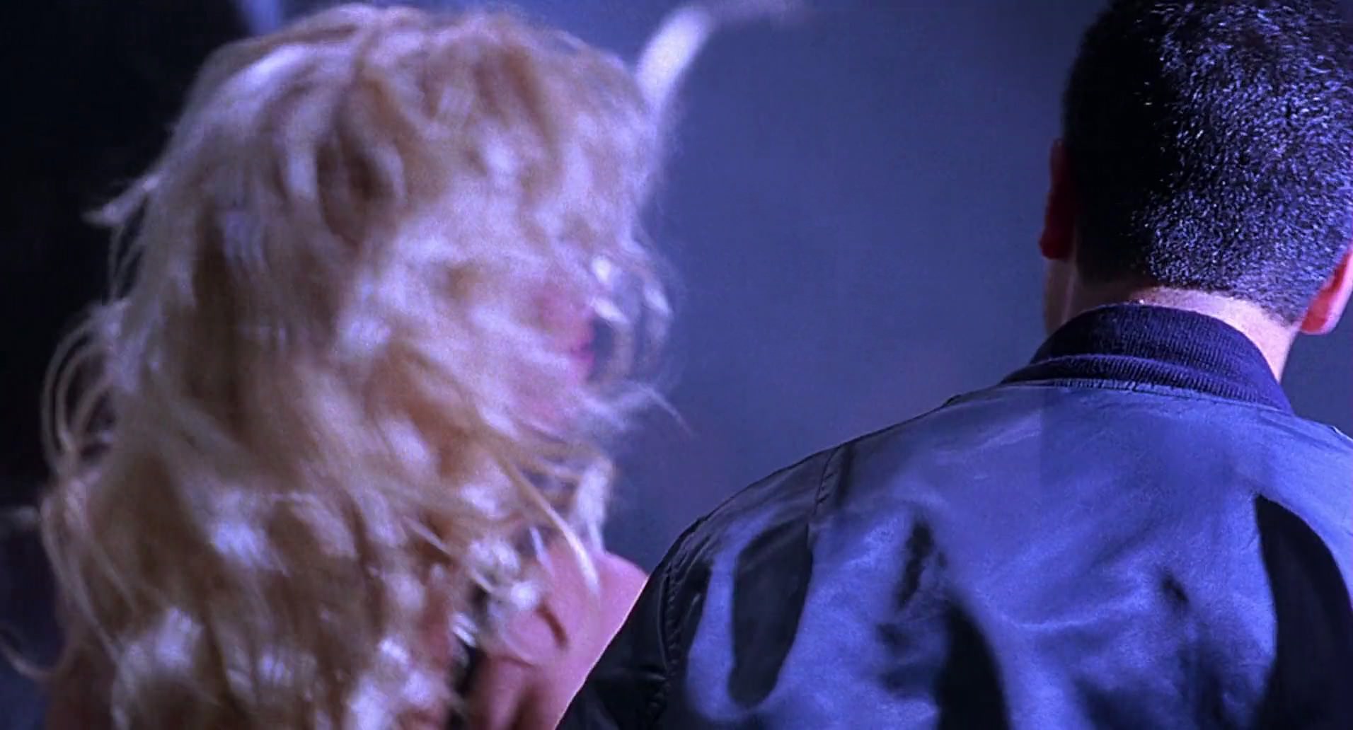 Barb Wire (1996) HD screenshot 5051