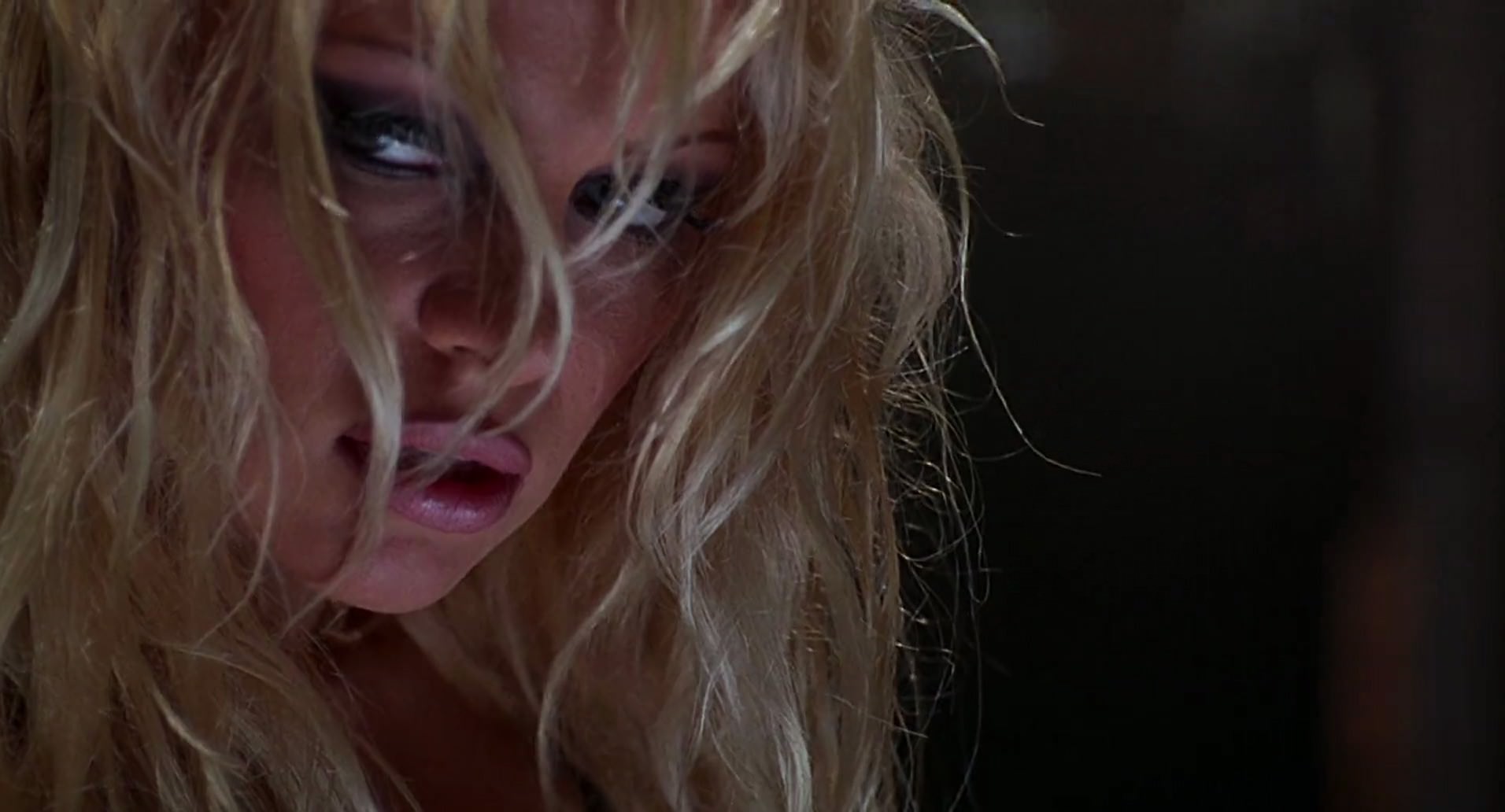 Barb Wire (1996) HD screenshot 506
